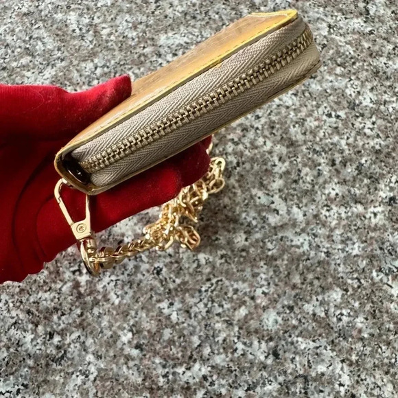 - CLouis Vuitton
Vintage 2000 Zippy Compact Wallet hand  painted converted - Picture 8 of 17